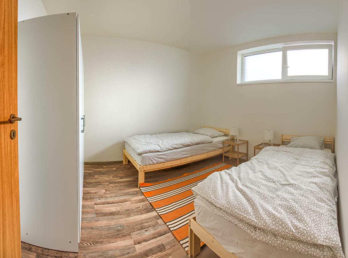 2 Bedroom Apartment, Brnenska Prehrada 2Km Brno Dış mekan fotoğraf