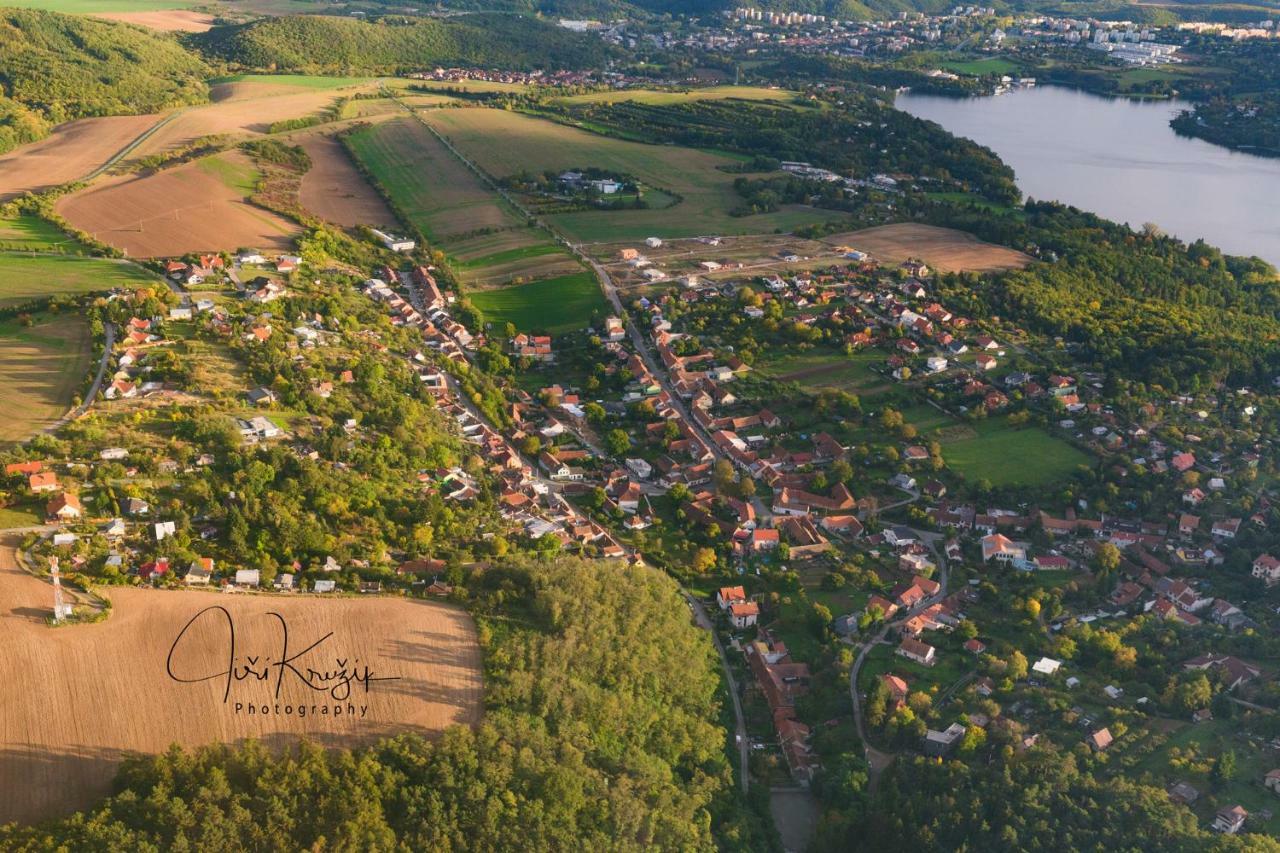 2 Bedroom Apartment, Brnenska Prehrada 2Km Brno Dış mekan fotoğraf